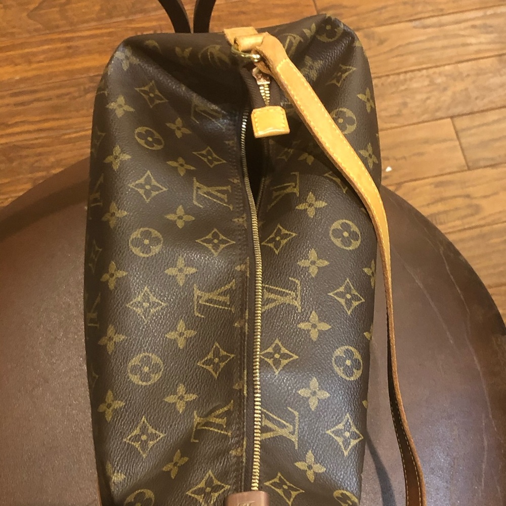Gorgeous Sharon Stone Louis Vuitton hobo style! - Picture 4 of 10